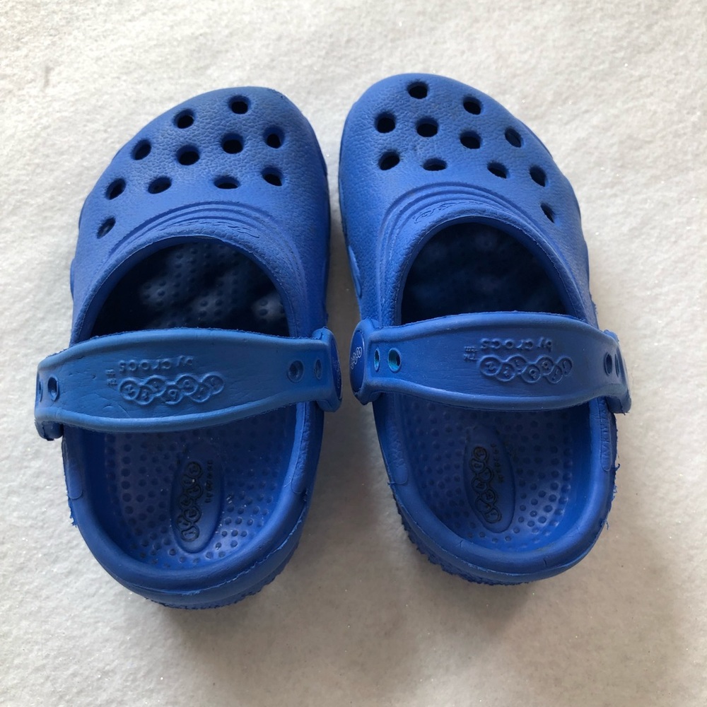 Crocs Boys Blue shoes, sandals size 6/7 - Picture 4 of 6